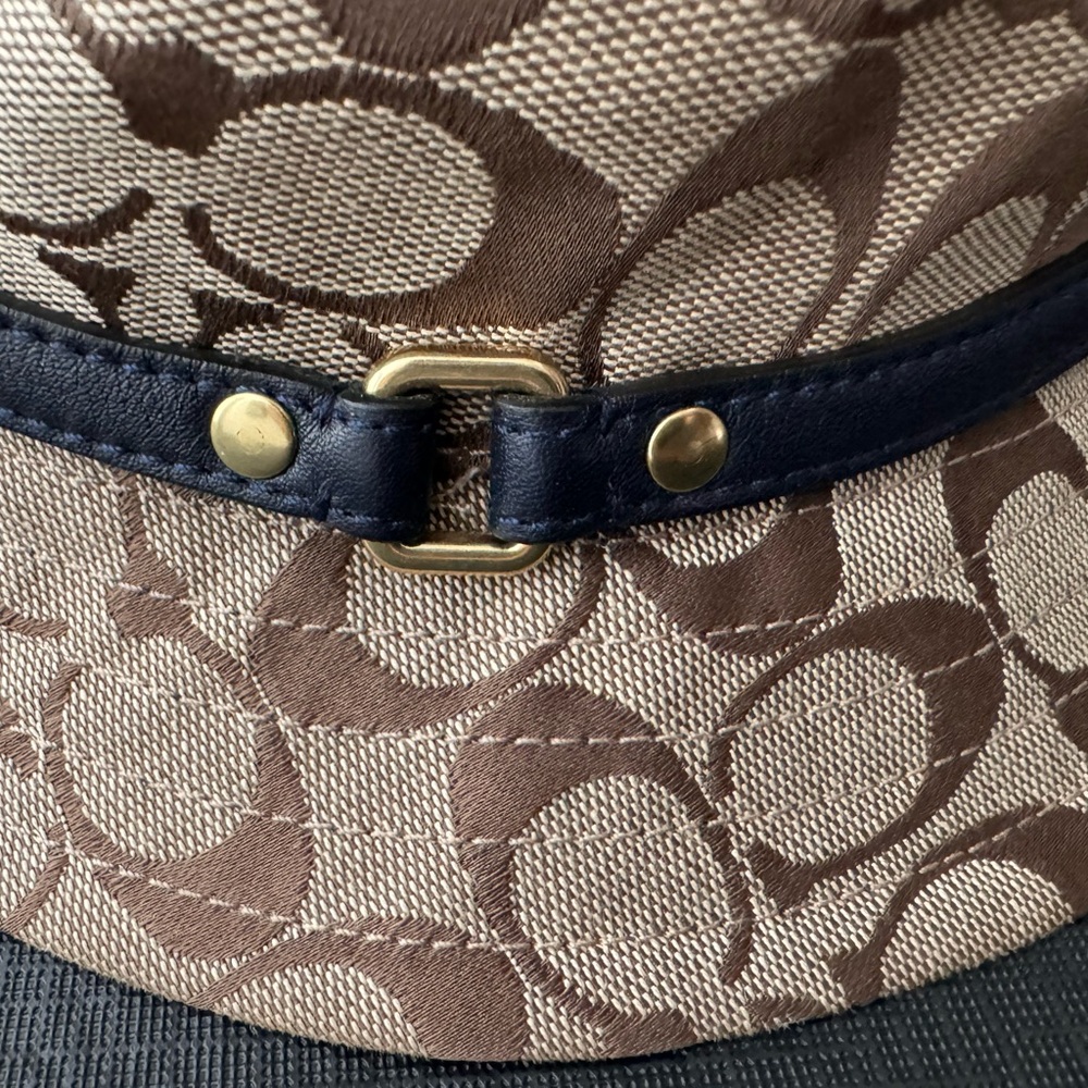 Coach Signature Jacquard Bucket - Picture 5 of 6